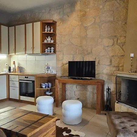 To Petrino, Stylish Stone House, Elani Appartamento *