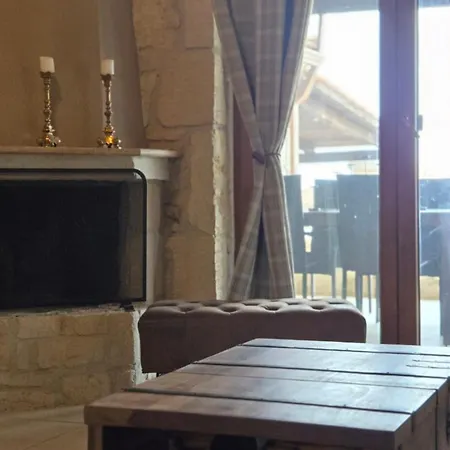 To Petrino, Stylish Stone House, Elani