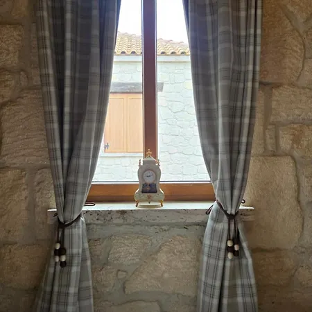 To Petrino, Stylish Stone House, Elani Appartamento