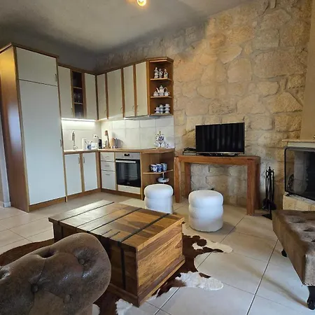 To Petrino, Stylish Stone House, Elani Appartamento Siviri