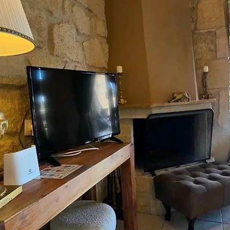 To Petrino, Stylish Stone House, Elani
