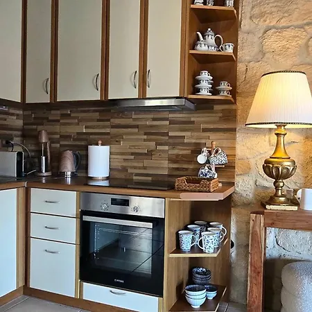 Appartamento To Petrino, Stylish Stone House, Elani *