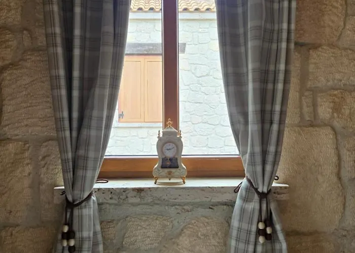 To Petrino, Stylish Stone House, Elani Apartamento