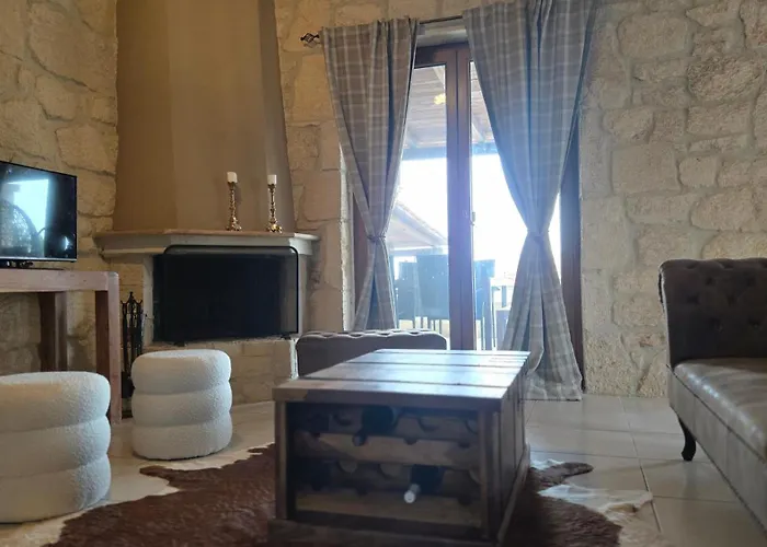 Apartmán To Petrino, Stylish Stone House, Elani